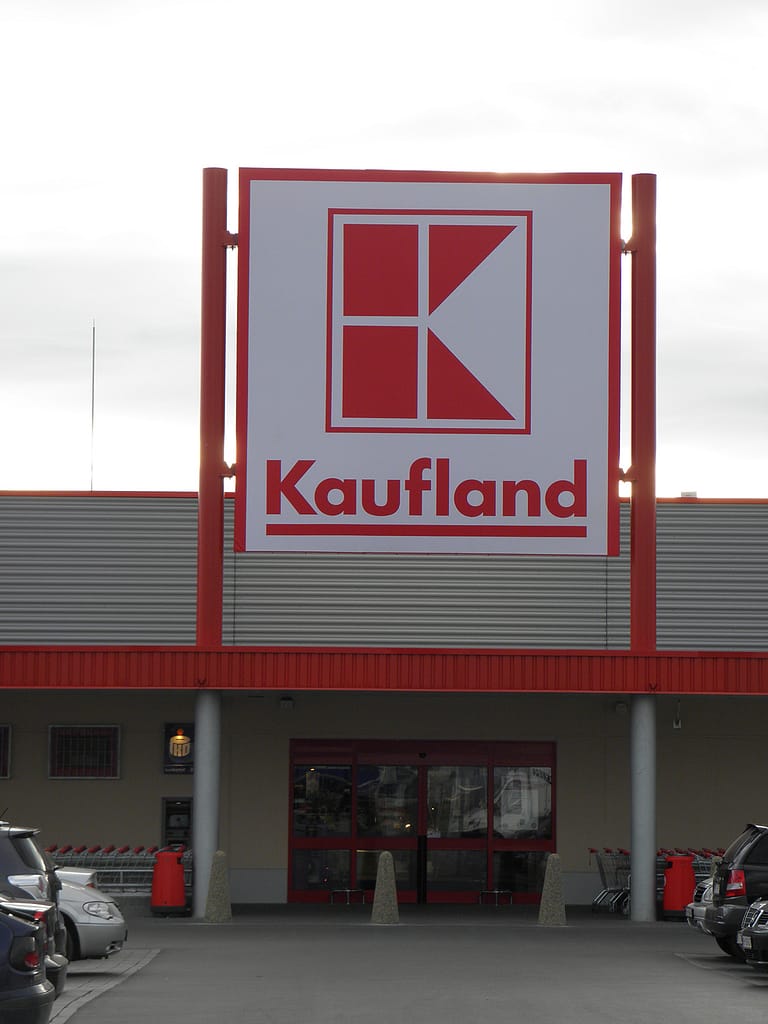 Centrum handlowe Kaufland, generalny wykonawca hal handlowych w Polsce - rexbud budownictwo